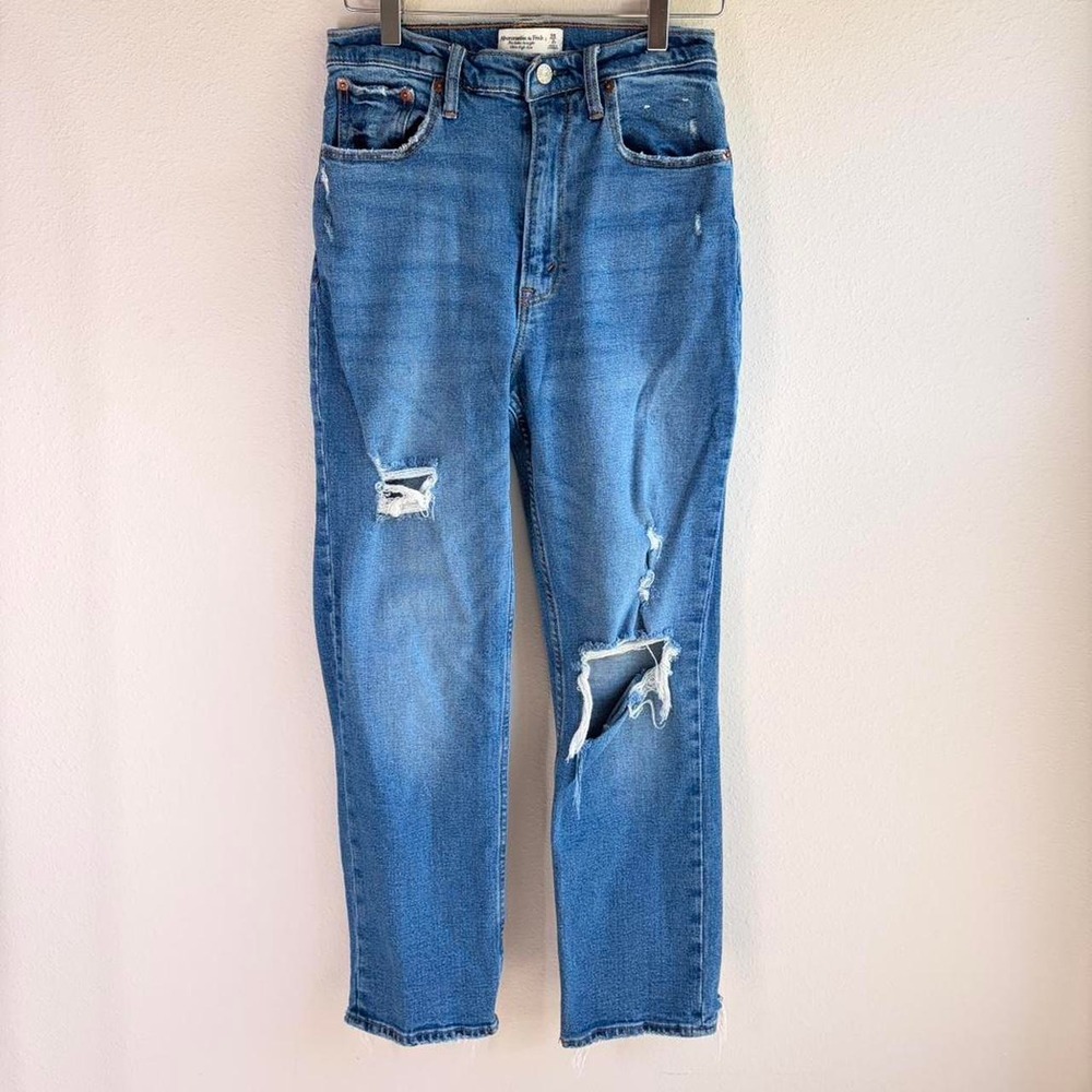 Abercrombie & Fitch High Waisted Straight leg Jeans